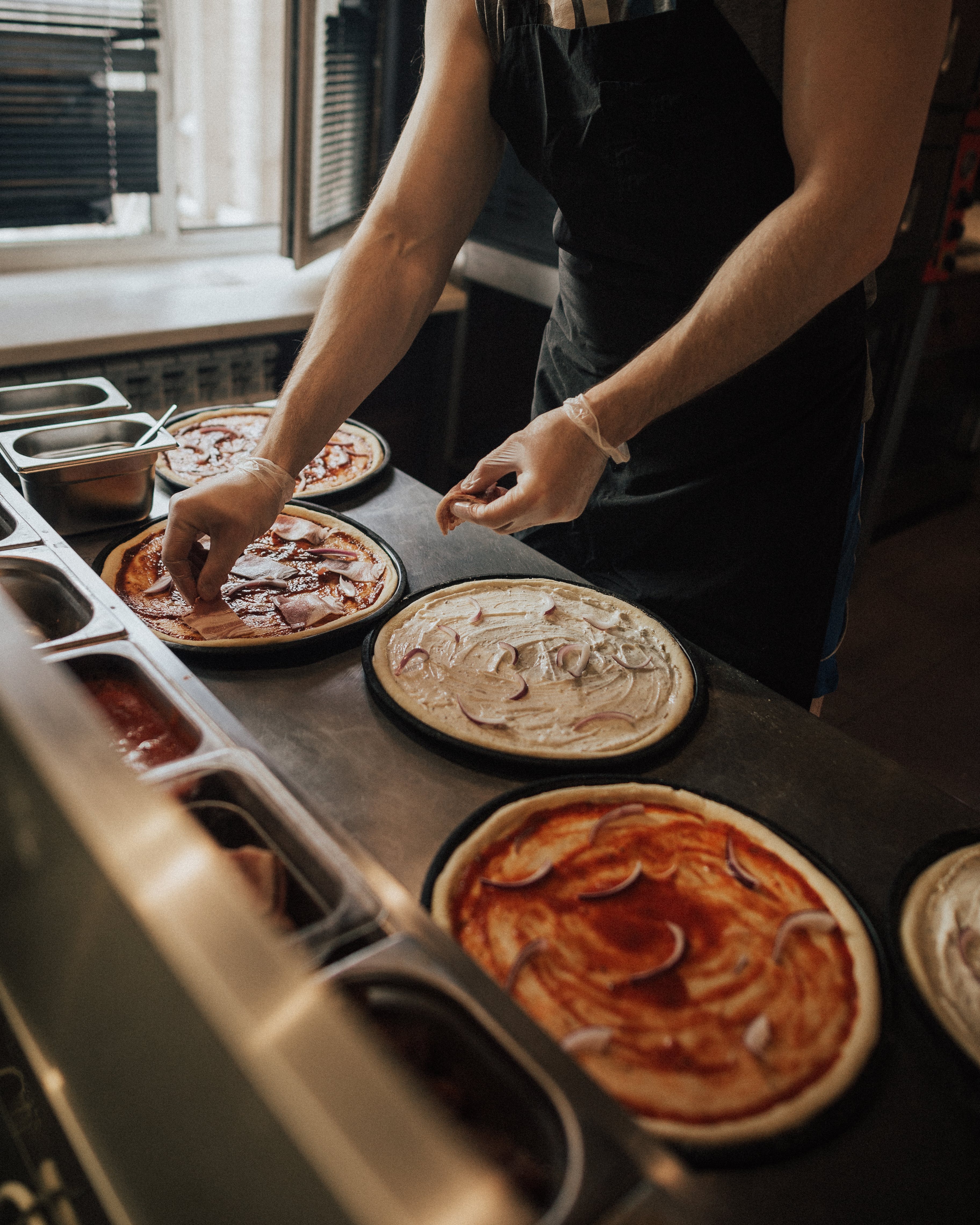 Preparando uma pizza